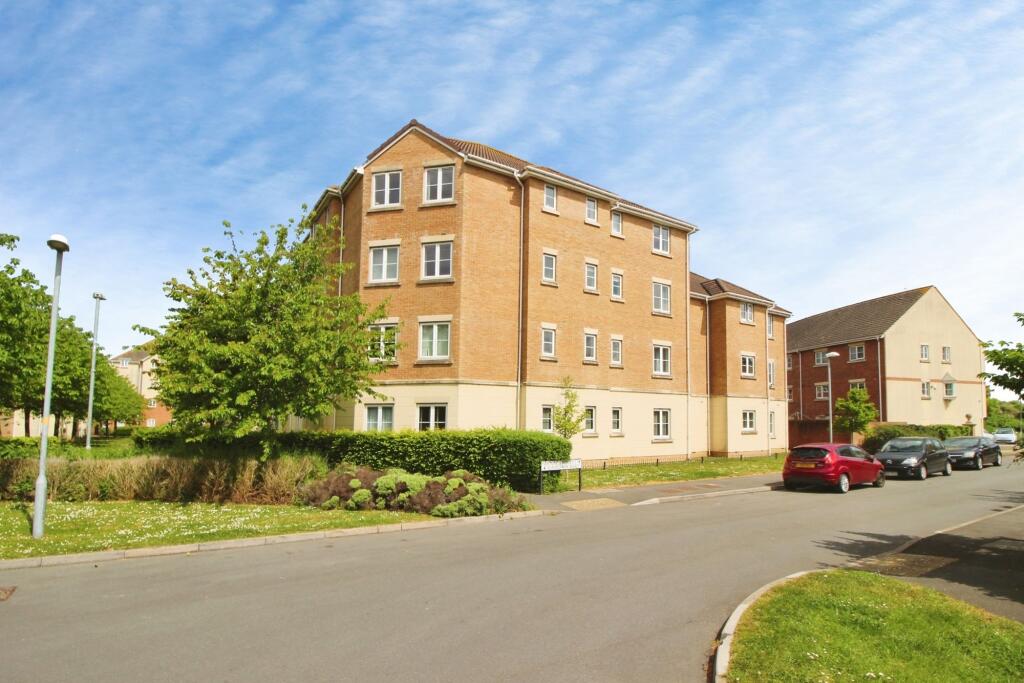 3 bed Apartment for rent in Stratton St Margaret. From McFarlane Sales & Lettings - Old Town Office - Swindon