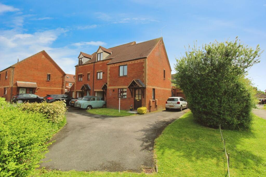 3 bed End of Terrace for rent in Blunsdon St Andrew. From McFarlane Sales & Lettings - Old Town Office - Swindon