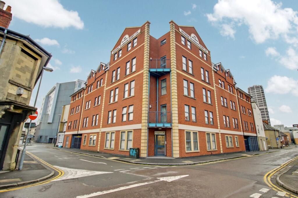 1 bed Apartment for rent in Swindon. From McFarlane Sales & Lettings - Old Town Office - Swindon