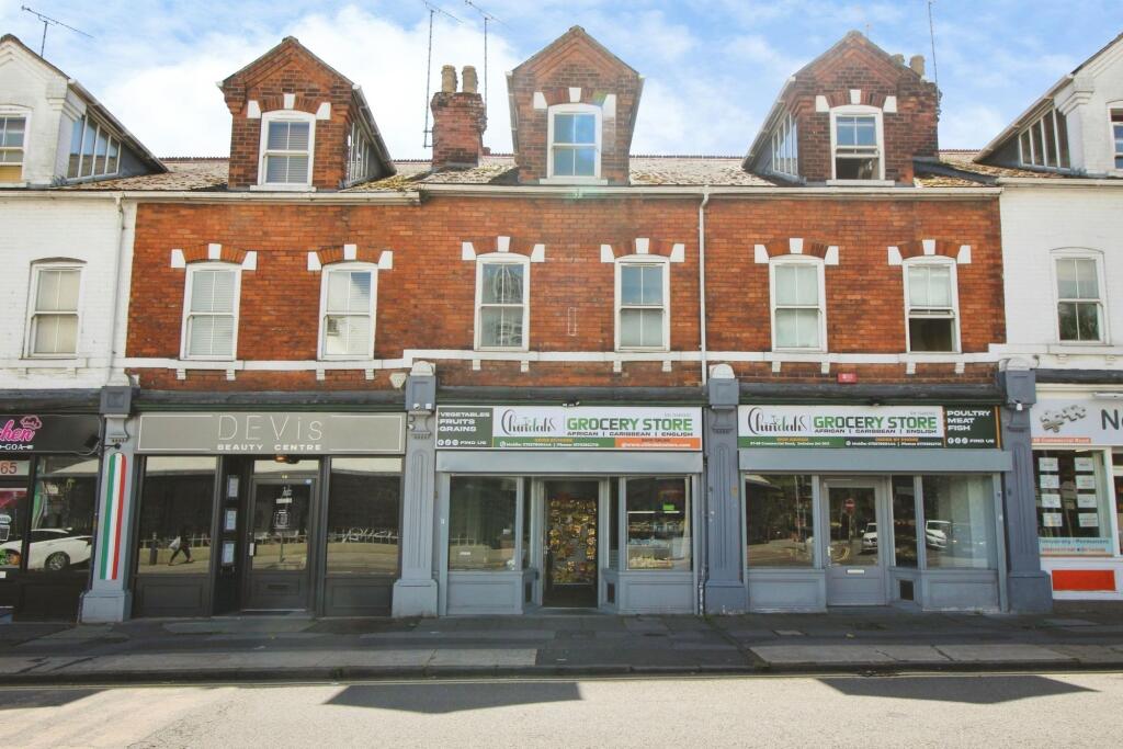 1 bed HMO for rent in Swindon. From McFarlane Sales & Lettings - Old Town Office - Swindon