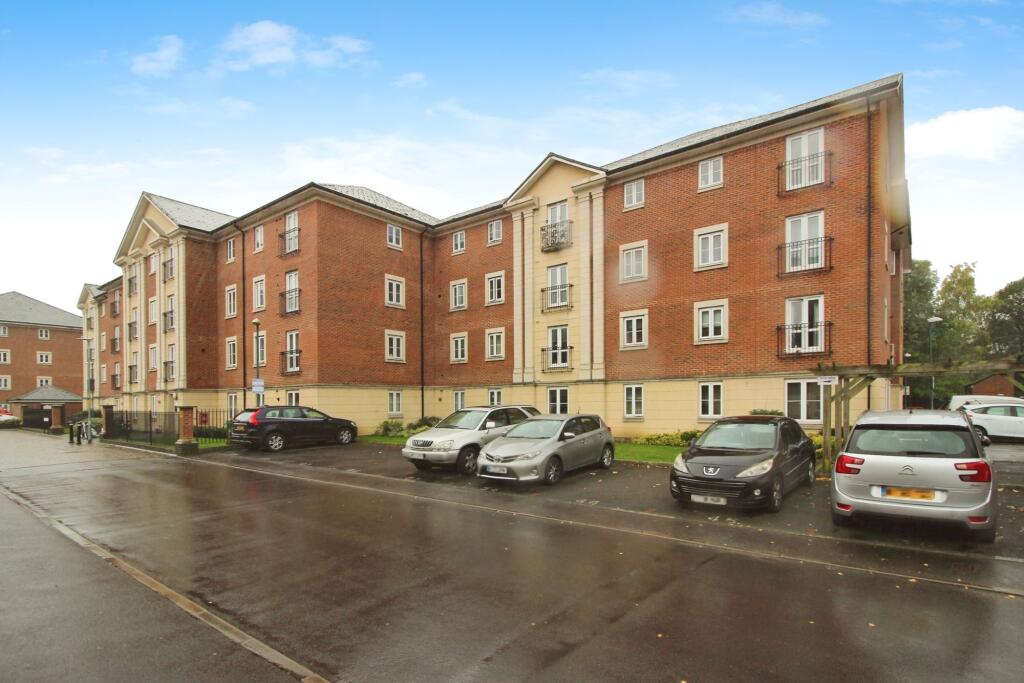 2 bed Apartment for rent in Swindon. From McFarlane Sales & Lettings - Old Town Office - Swindon 2 bed Apartment for rent in Swindon. From McFarlane Sales & Lettings - Old Town Office - Swindon