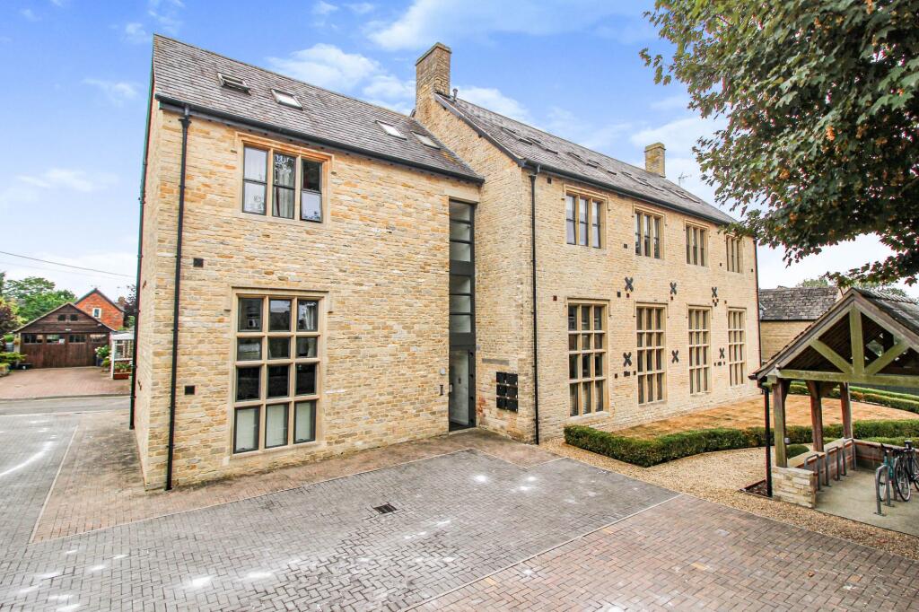 2 bed Apartment for rent in Malmesbury. From McFarlane Sales & Lettings - Old Town Office - Swindon