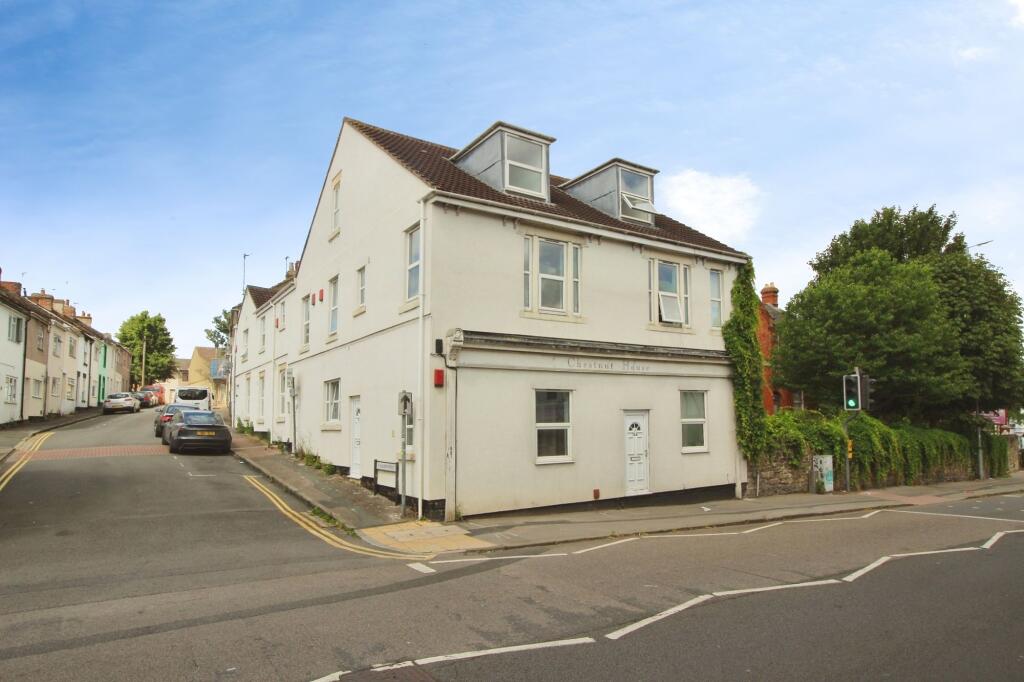 2 bed Apartment for rent in Swindon. From McFarlane Sales & Lettings - Old Town Office - Swindon