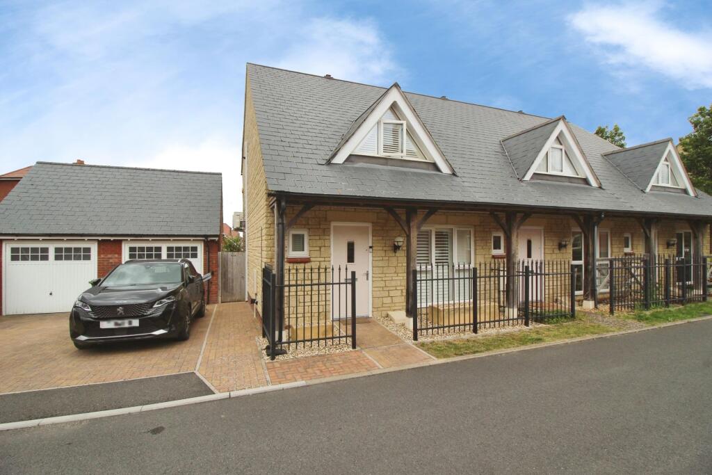 2 bed End of Terrace for rent in Blunsdon St Andrew. From McFarlane Sales & Lettings - Old Town Office - Swindon 2 bed End of Terrace for rent in Blunsdon St Andrew. From McFarlane Sales & Lettings - Old Town Office - Swindon