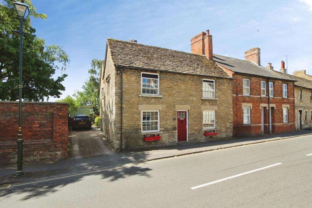4 bed End of Terrace for rent in Cricklade. From McFarlane Sales & Lettings - Old Town Office - Swindon 4 bed End of Terrace for rent in Cricklade. From McFarlane Sales & Lettings - Old Town Office - Swindon