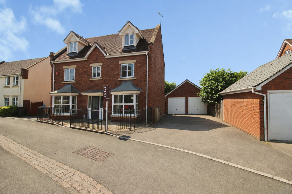 5 bed Detached for rent in Blunsdon St Andrew. From McFarlane Sales & Lettings - Old Town Office - Swindon 5 bed Detached for rent in Blunsdon St Andrew. From McFarlane Sales & Lettings - Old Town Office - Swindon