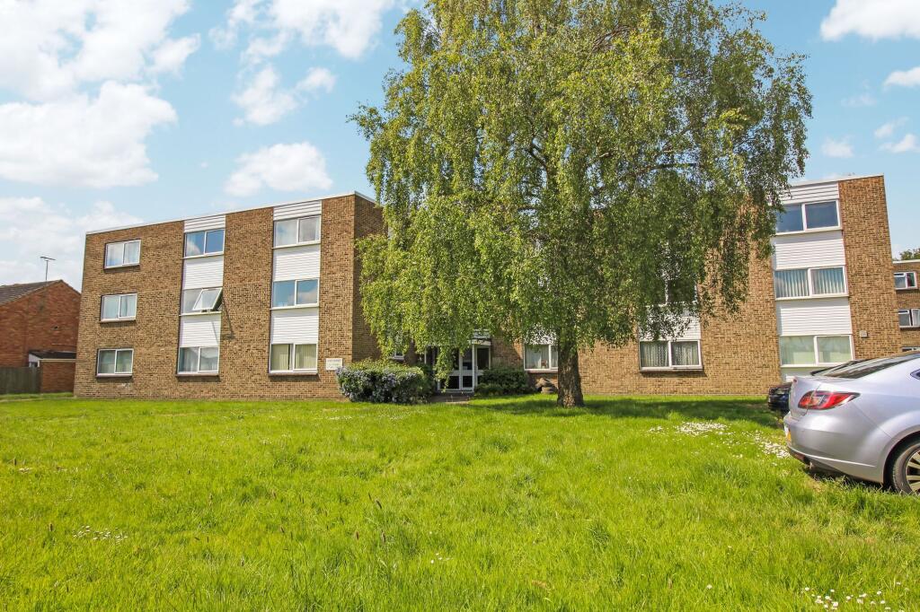 4 bed Studio for rent in Royal Wootton Bassett. From McFarlane Sales & Lettings - Old Town Office - Swindon