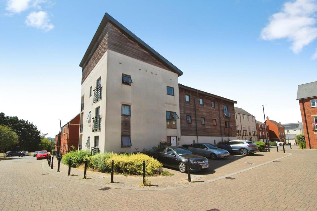 2 bed 1st Floor Flat for rent in Swindon. From McFarlane Sales & Lettings - Old Town Office - Swindon