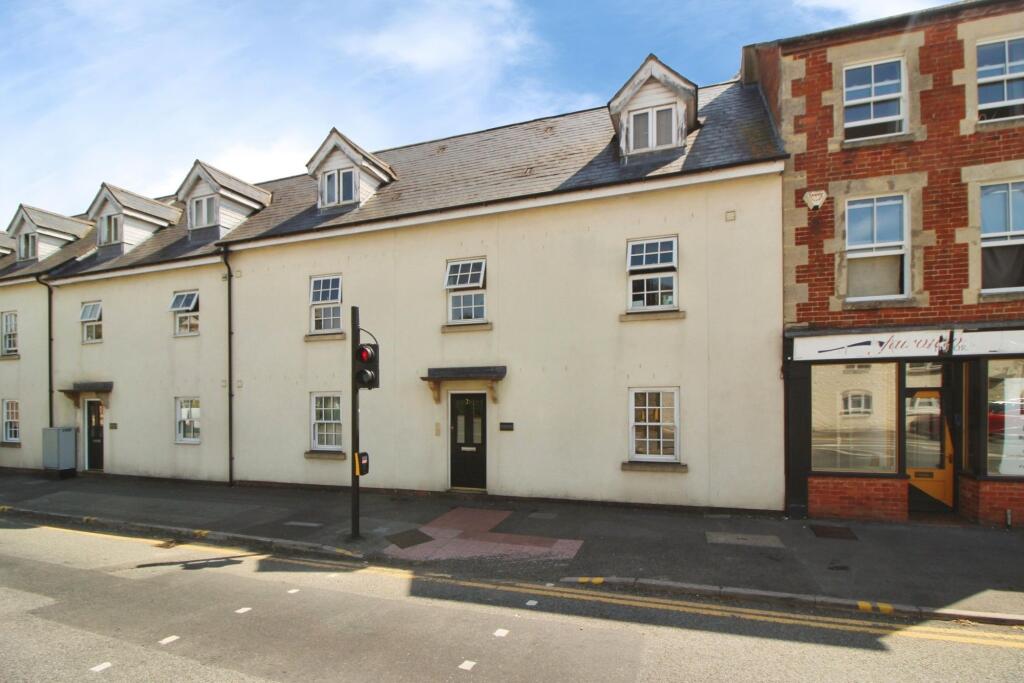 1 bed Apartment for rent in Highworth. From McFarlane Sales & Lettings - Old Town Office - Swindon 1 bed Apartment for rent in Highworth. From McFarlane Sales & Lettings - Old Town Office - Swindon