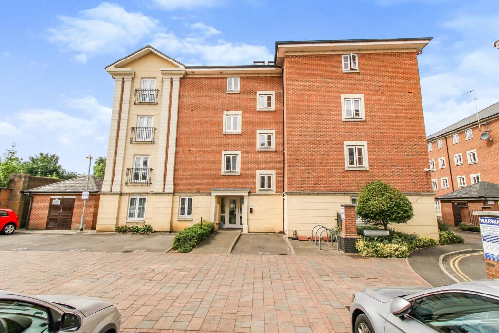 2 bed Apartment for rent in Swindon. From McFarlane Sales & Lettings - Old Town Office - Swindon