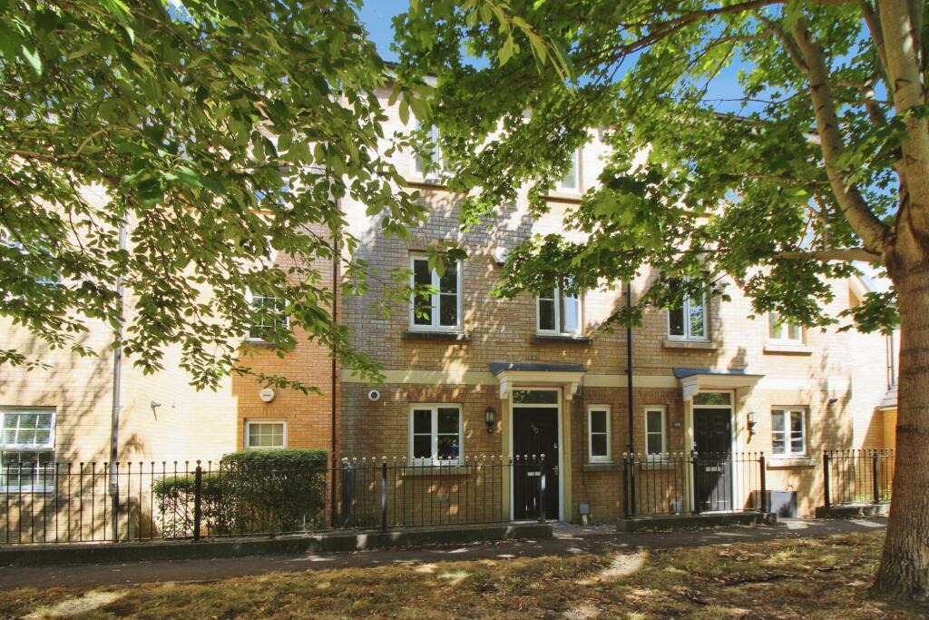 3 bed Mid Terraced House for rent in Swindon. From McFarlane Sales & Lettings - Old Town Office - Swindon