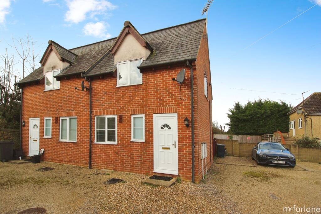 1 bed Semi Detached for rent in Cricklade. From McFarlane Sales & Lettings - Old Town Office - Swindon 1 bed Semi Detached for rent in Cricklade. From McFarlane Sales & Lettings - Old Town Office - Swindon