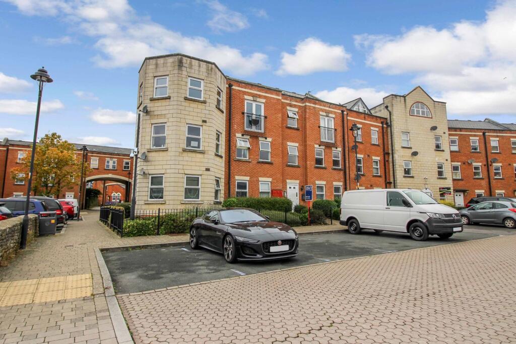 2 bed Apartment for rent in Swindon. From McFarlane Sales & Lettings - Old Town Office - Swindon