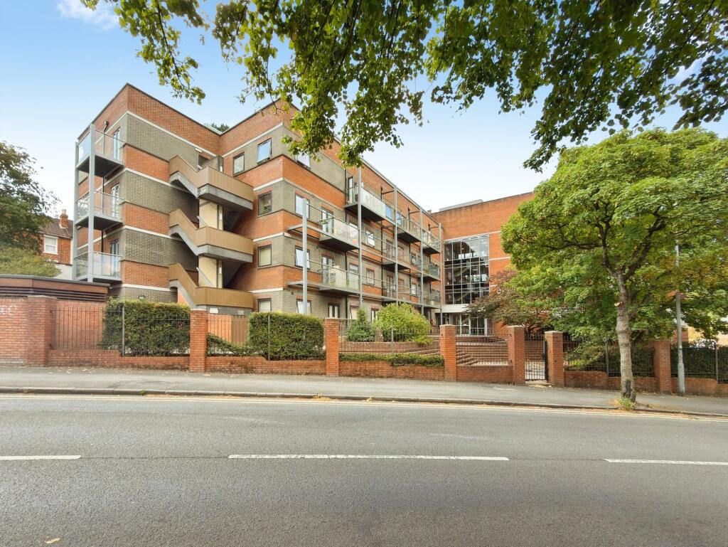 1 bed Apartment for rent in Swindon. From McFarlane Sales & Lettings - Old Town Office - Swindon