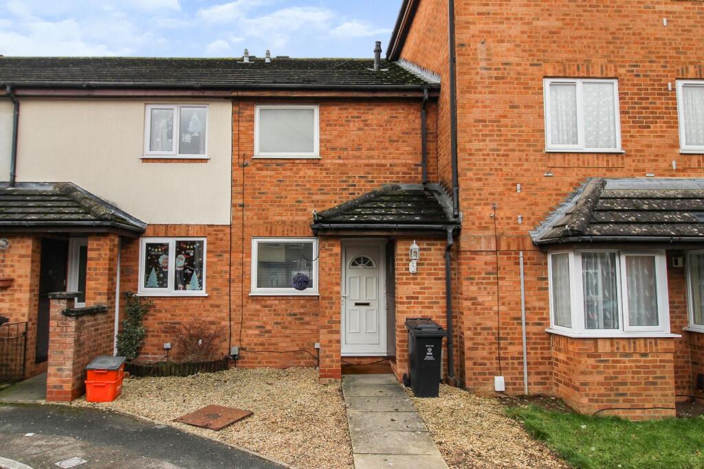 2 bed Mid Terraced House for rent in Swindon. From McFarlane Sales & Lettings - Old Town Office - Swindon
