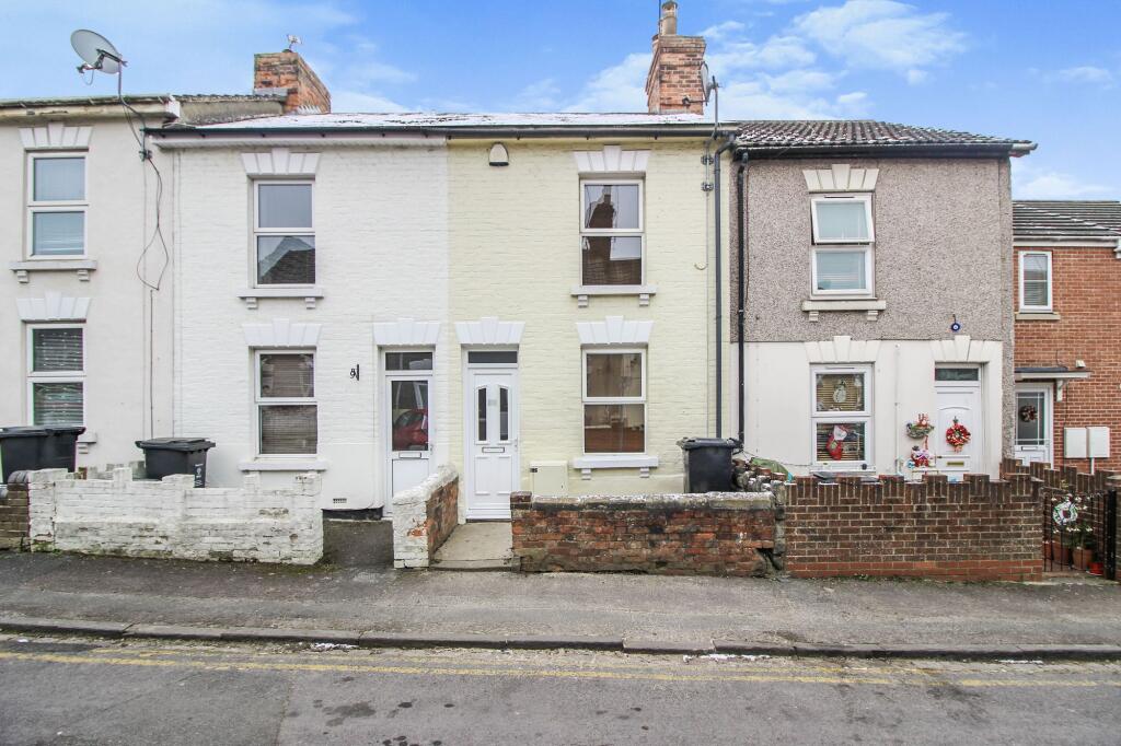 2 bed Mid Terraced House for rent in Swindon. From McFarlane Sales & Lettings - Old Town Office - Swindon