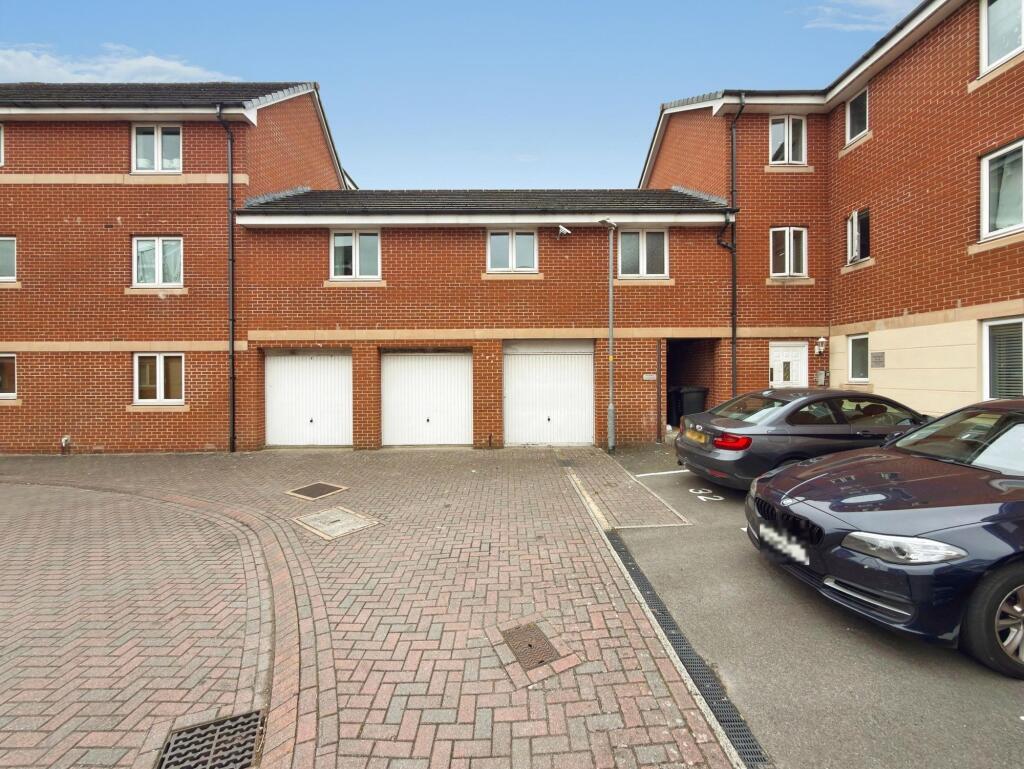 2 bed Apartment for rent in Swindon. From McFarlane Sales & Lettings - Old Town Office - Swindon