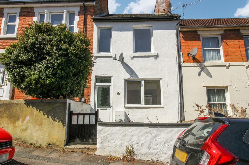 3 bed Mid Terraced House for rent in Swindon. From McFarlane Sales & Lettings - Old Town Office - Swindon 3 bed Mid Terraced House for rent in Swindon. From McFarlane Sales & Lettings - Old Town Office - Swindon