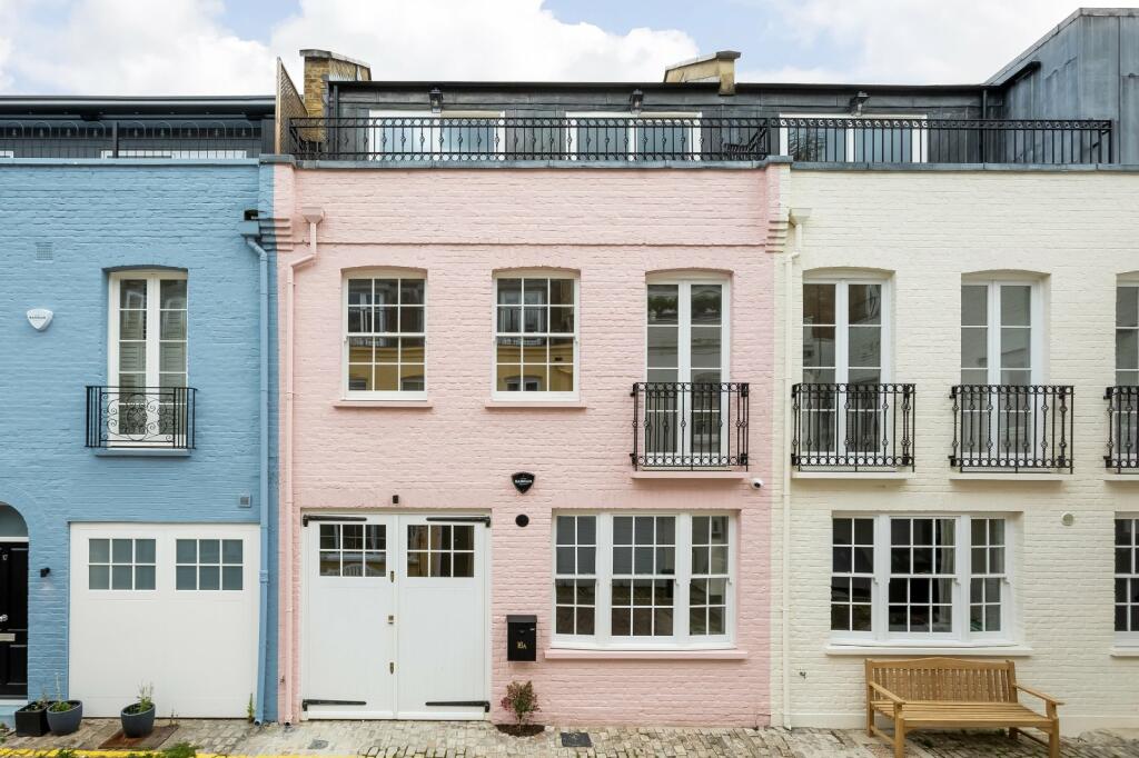 3 bed Mews for rent in London. From Lurot Brand