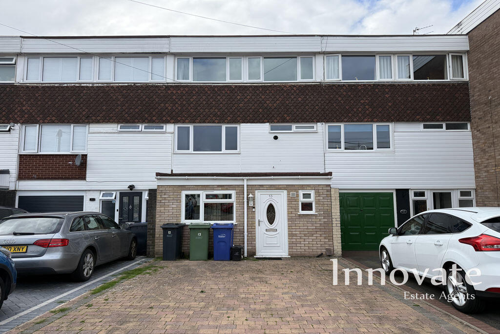 4 bed Mid Terraced House for rent in Halesowen. From Innovate Estate Agents - Oldbury