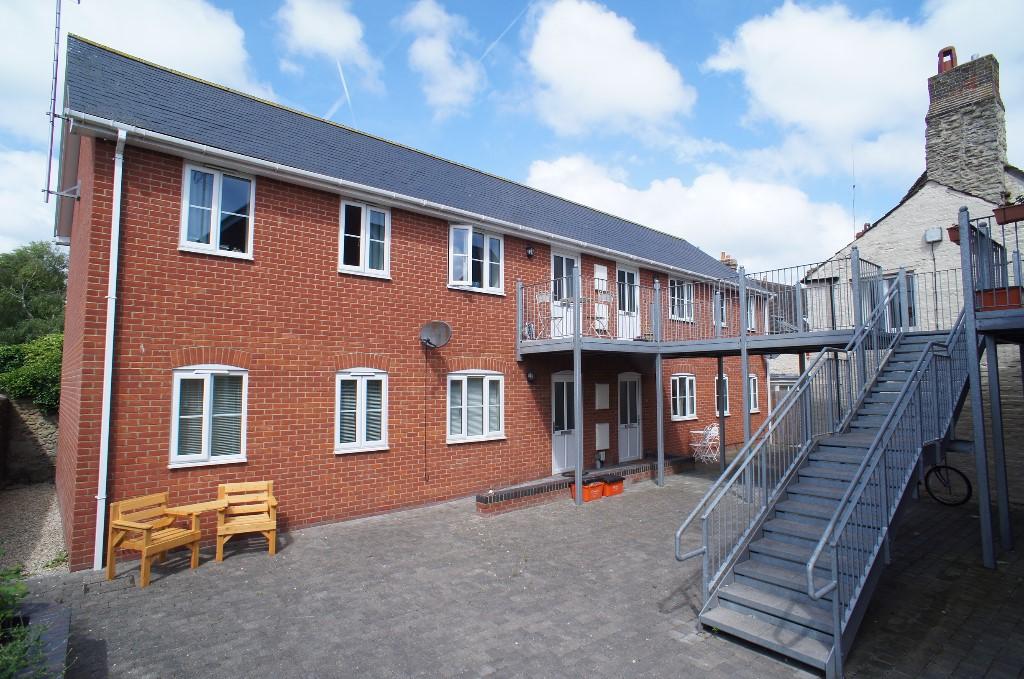 2 bed Apartment for rent in Highworth. From Samuel Miles - Highworth