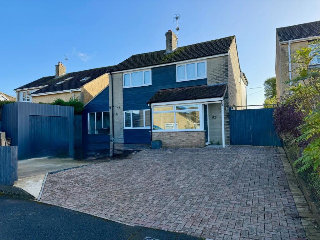 4 bed Detached for rent in Highworth. From Samuel Miles - Highworth