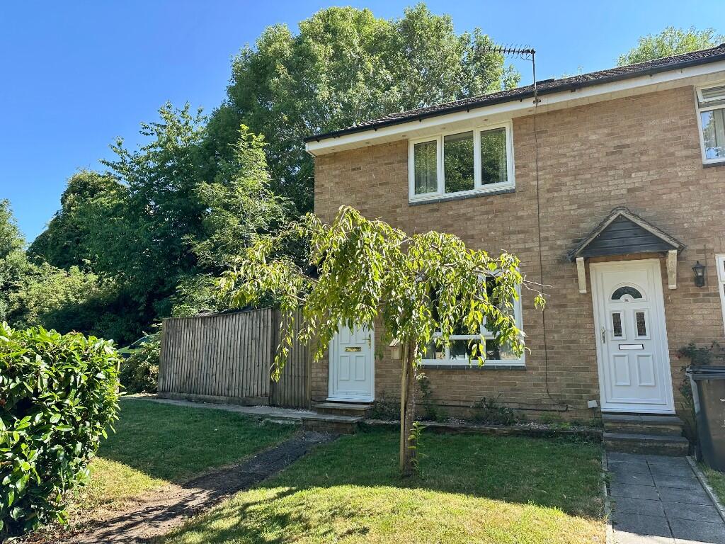 2 bed End of Terrace for rent in Highworth. From Samuel Miles - Highworth