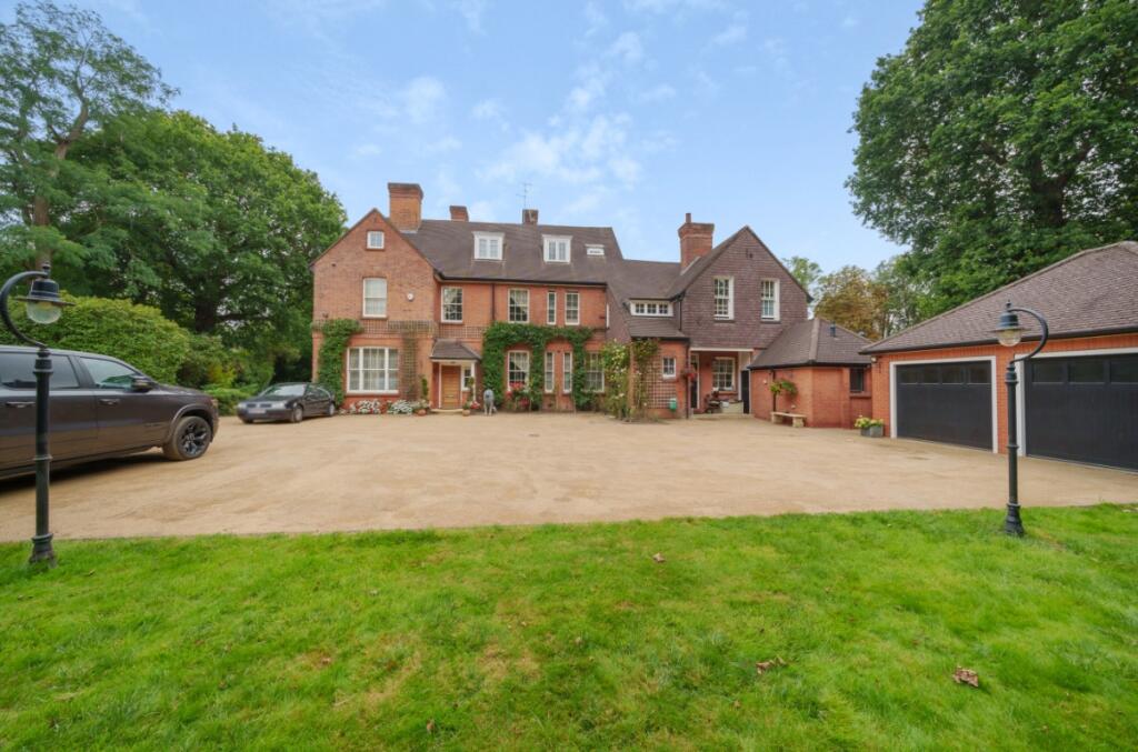 7 bed Detached House for rent in Harrow. From Hamptons International