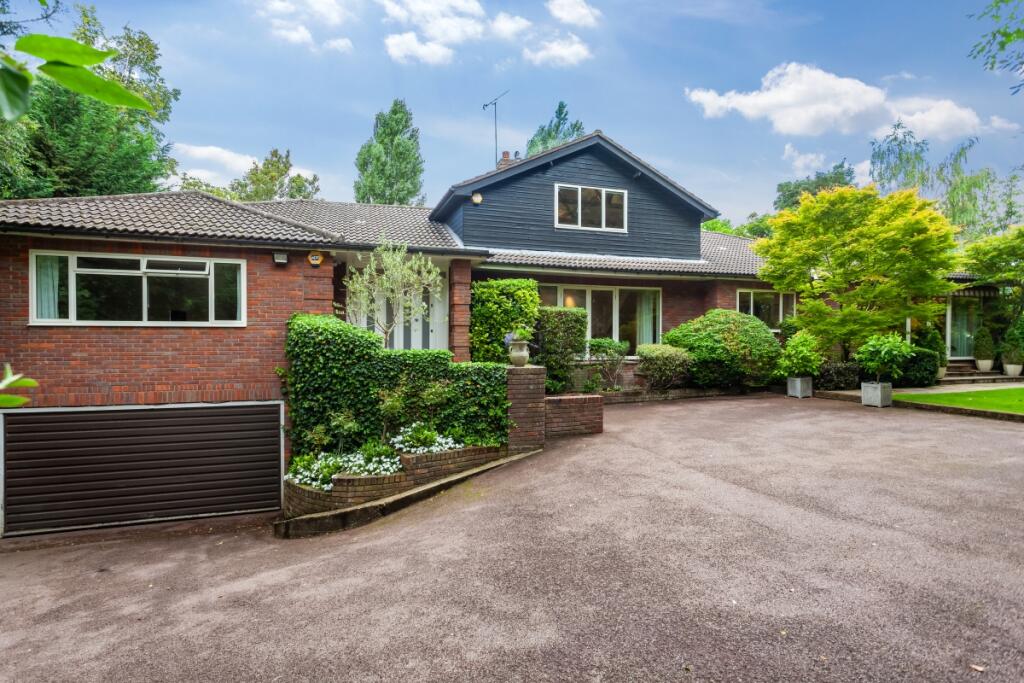 5 bed Detached House for rent in Elstree. From Hamptons International