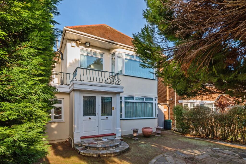 4 bed Detached House for rent in Stanmore. From Hamptons International