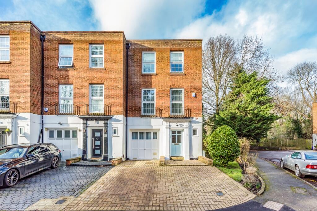 4 bed End of Terrace for rent in Stanmore. From Hamptons International