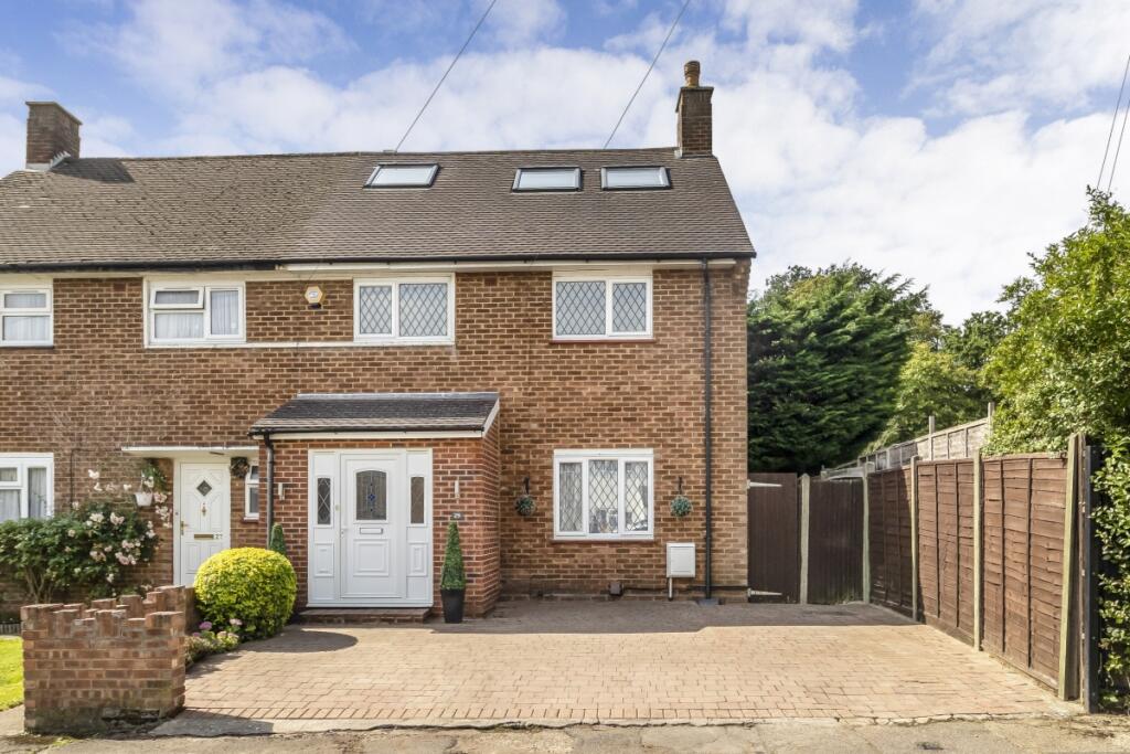 4 bed Semi Detached for rent in Stanmore. From Hamptons International 4 bed Semi Detached for rent in Stanmore. From Hamptons International