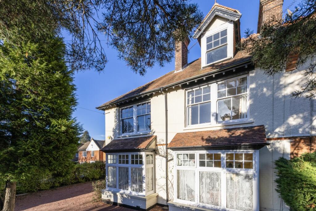 7 bed Semi Detached for rent in Elstree. From Hamptons International 7 bed Semi Detached for rent in Elstree. From Hamptons International