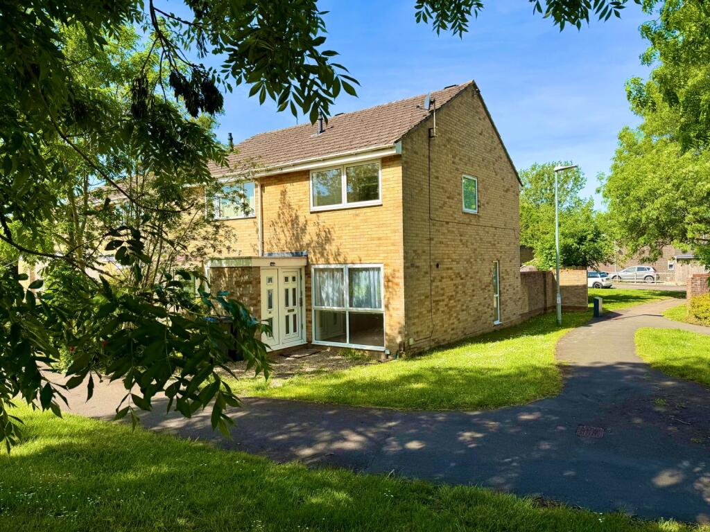2 bed End of Terrace for rent in Royal Wootton Bassett. From Samuel Miles - Royal Wootton Bassett 2 bed End of Terrace for rent in Royal Wootton Bassett. From Samuel Miles - Royal Wootton Bassett