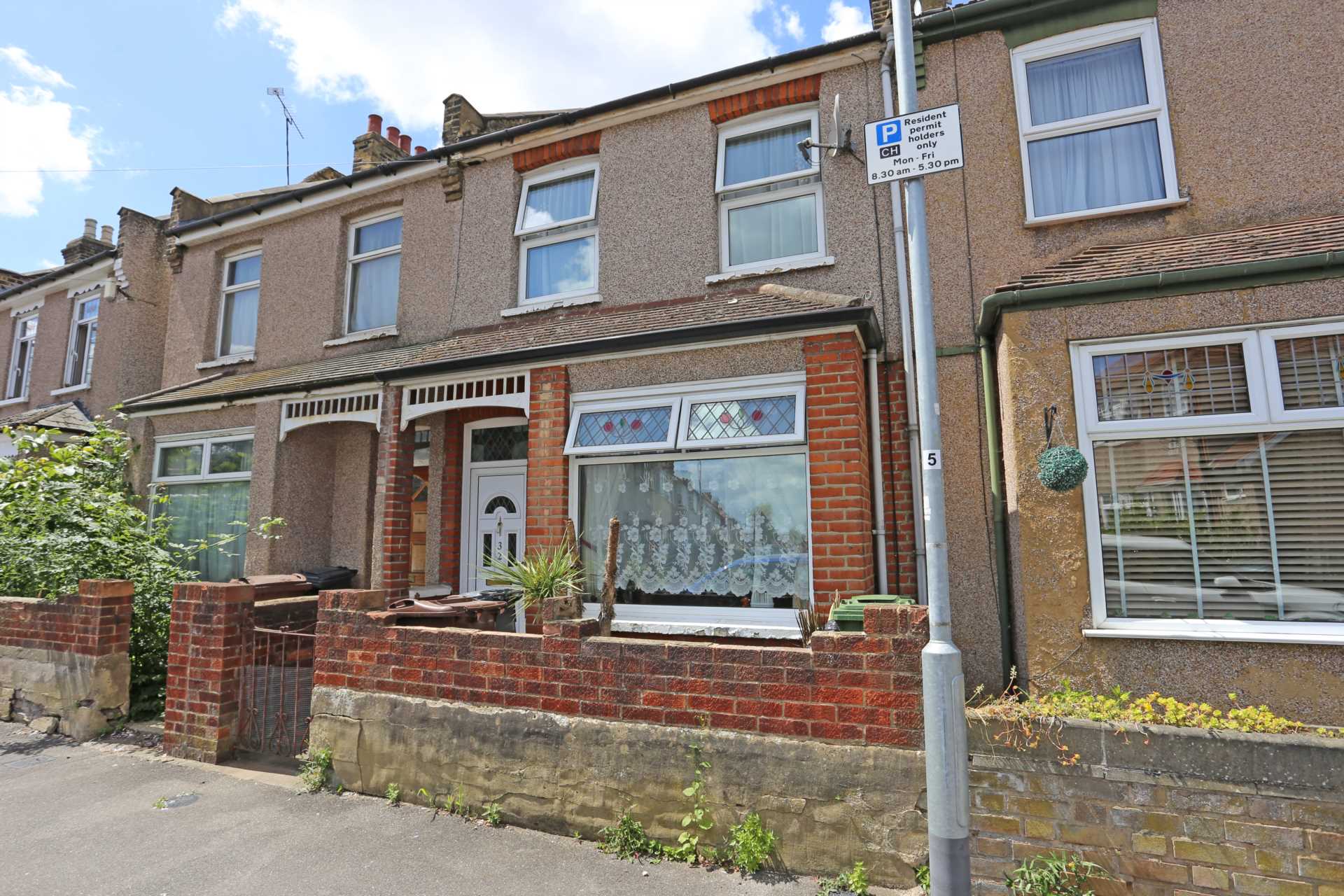 2 bed Mid Terraced House for rent in Romford. From Real Move Estates