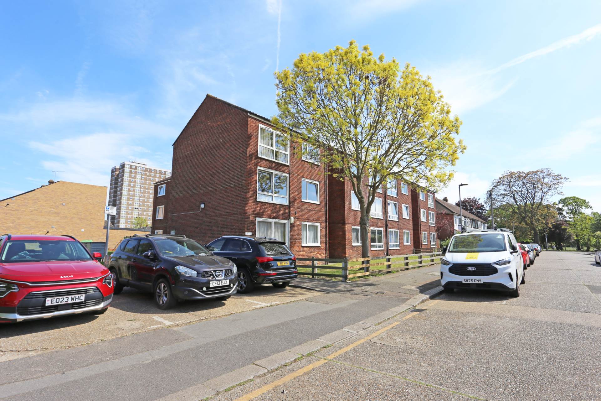3 bed 1st Floor Flat for rent in Dagenham. From Real Move Estates