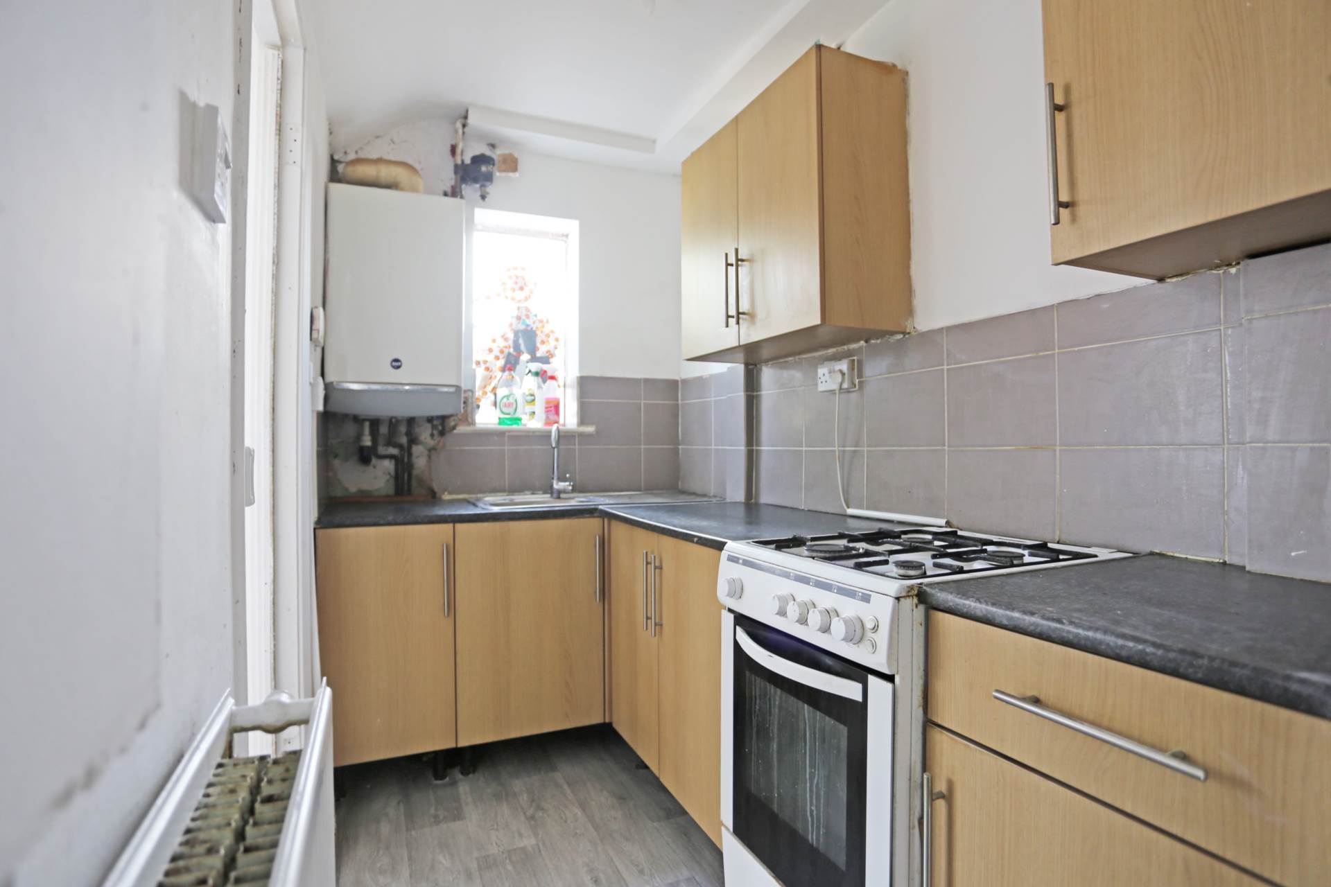 2 bed Mid Terraced House for rent in Barking. From Real Move Estates