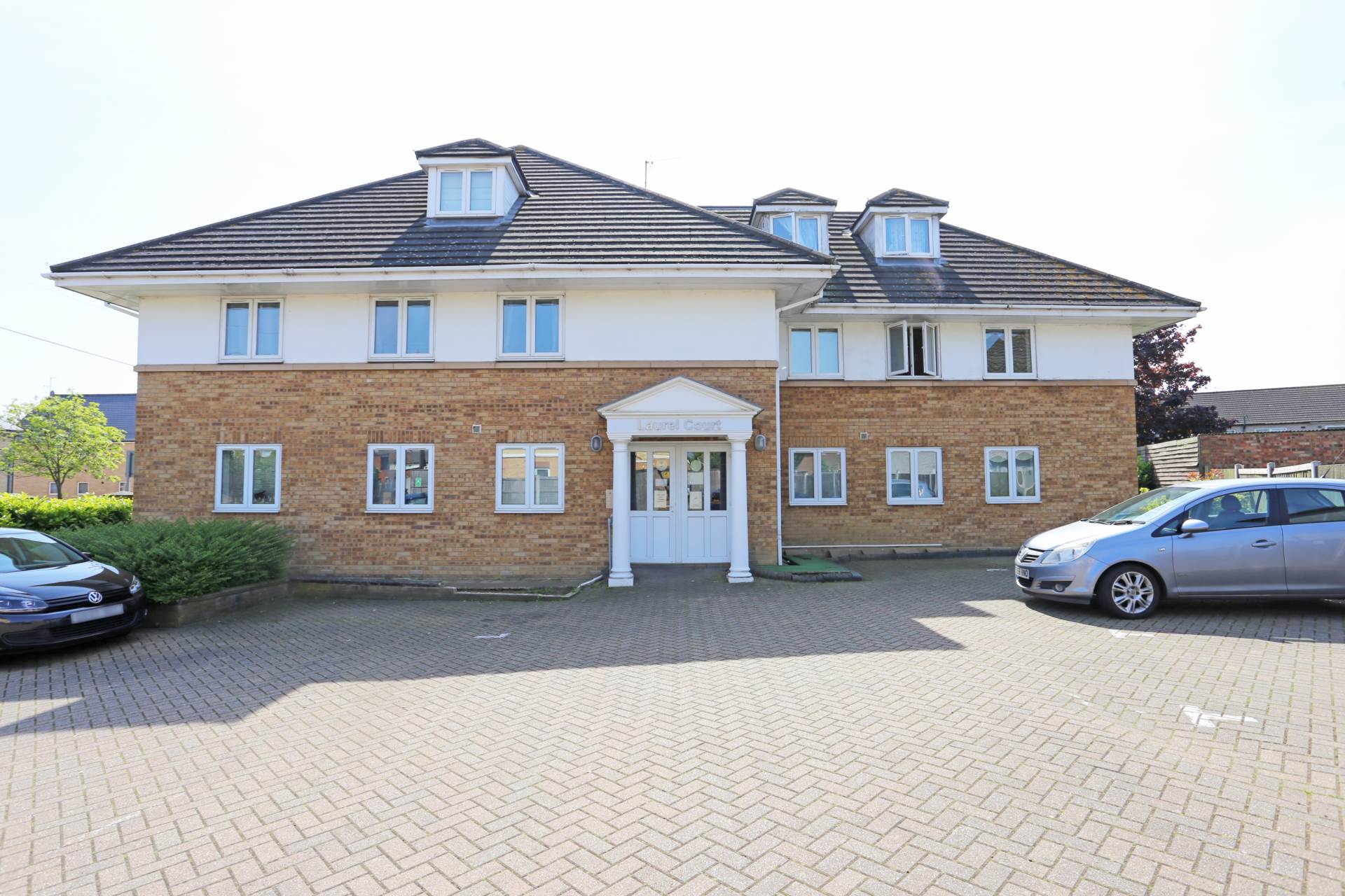 2 bed 1st Floor Flat for rent in Rainham. From Real Move Estates