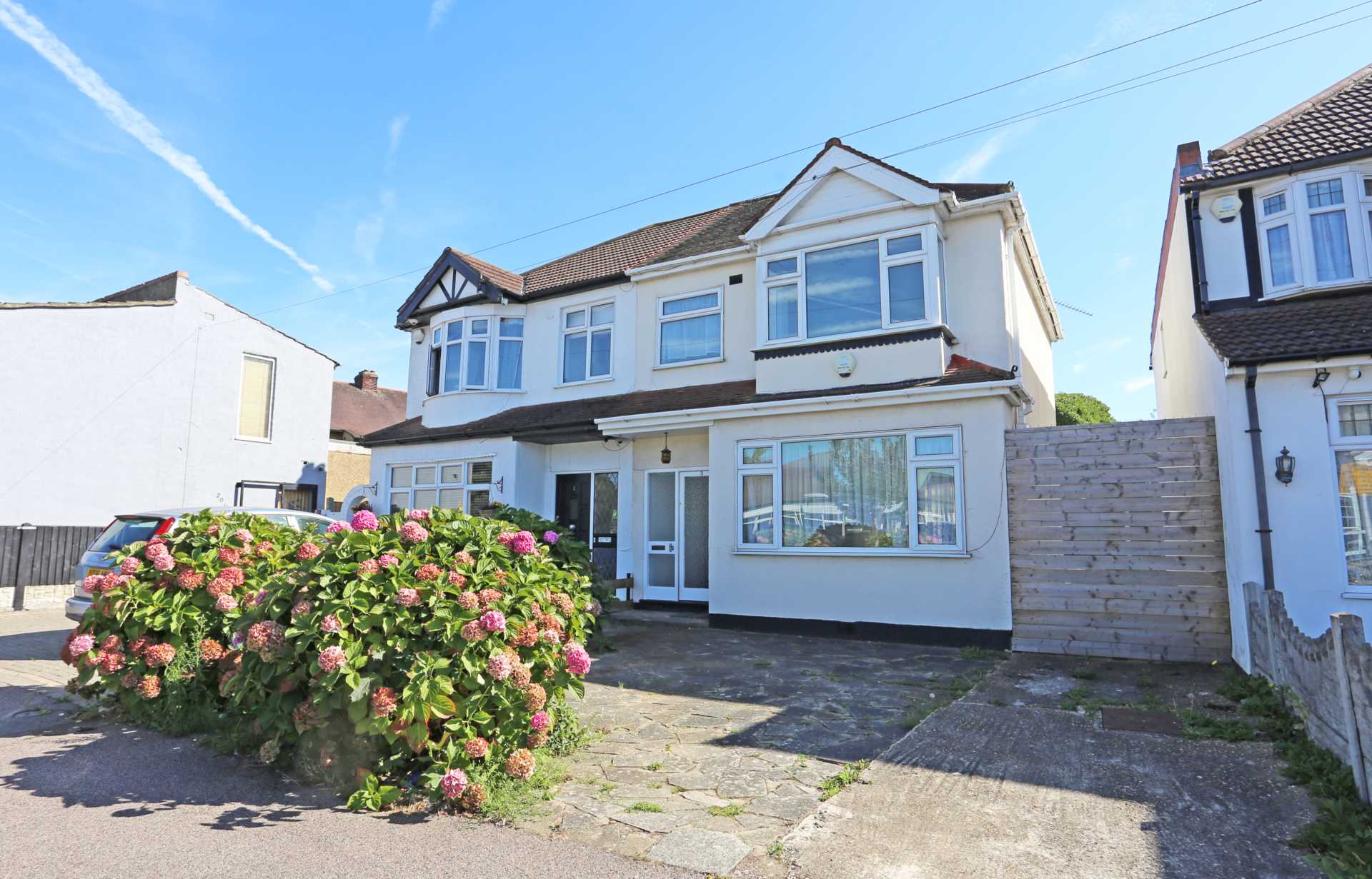 3 bed Semi Detached for rent in Hornchurch. From Real Move Estates
