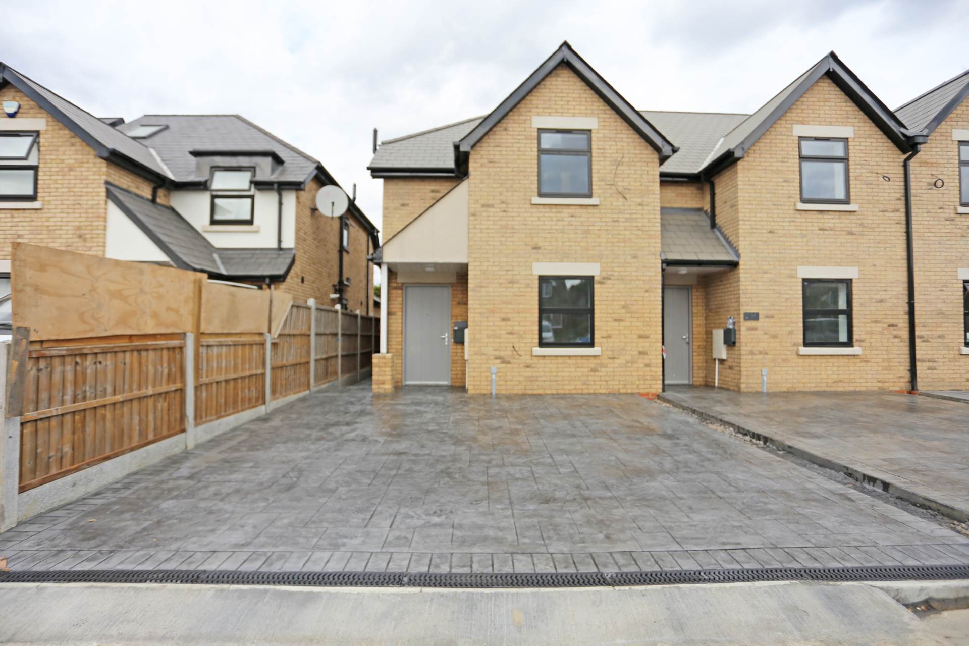3 bed Semi Detached for rent in Rainham. From Real Move Estates