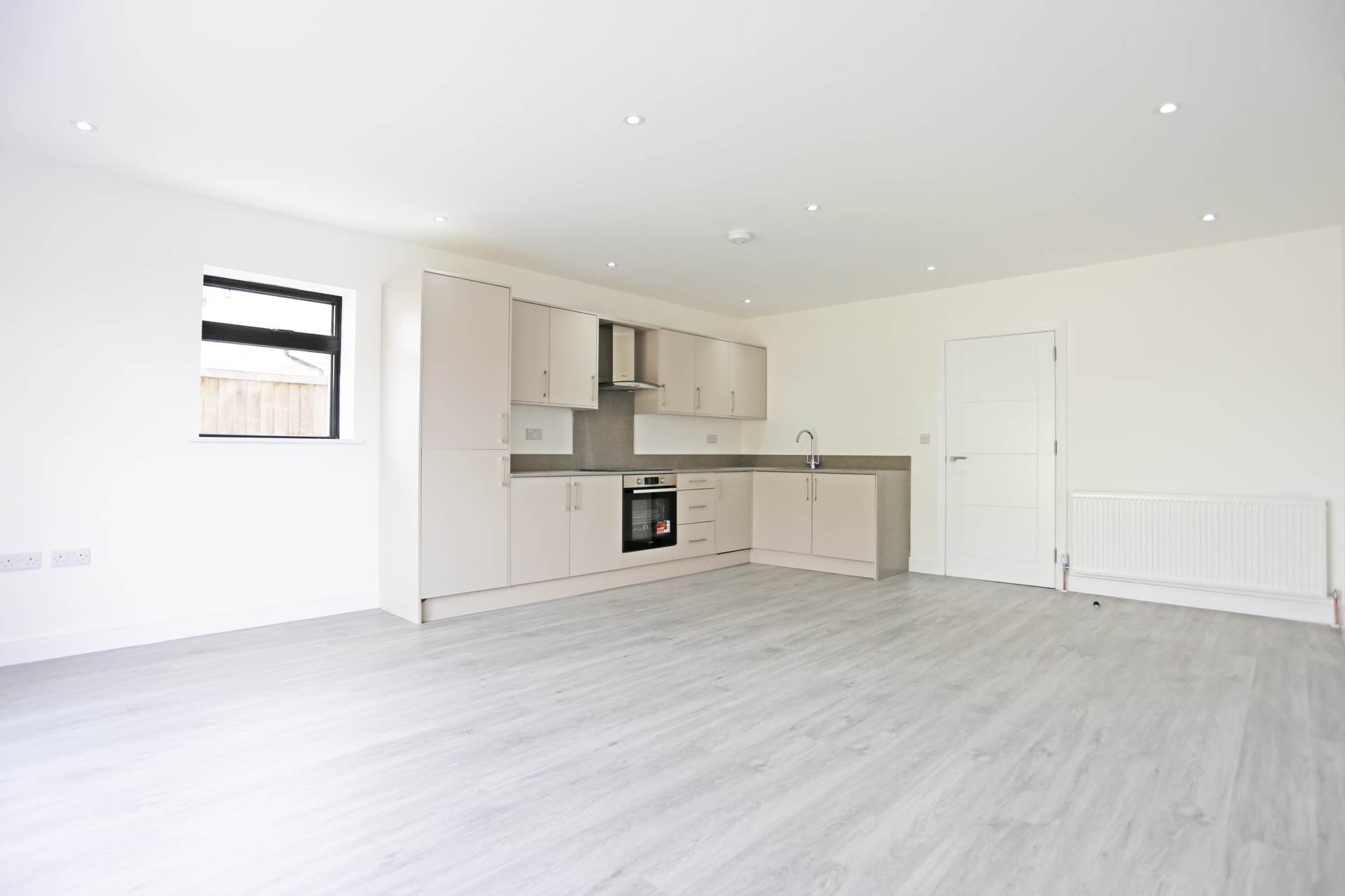 2 bed Semi Detached for rent in Rainham. From Real Move Estates 2 bed Semi Detached for rent in Rainham. From Real Move Estates