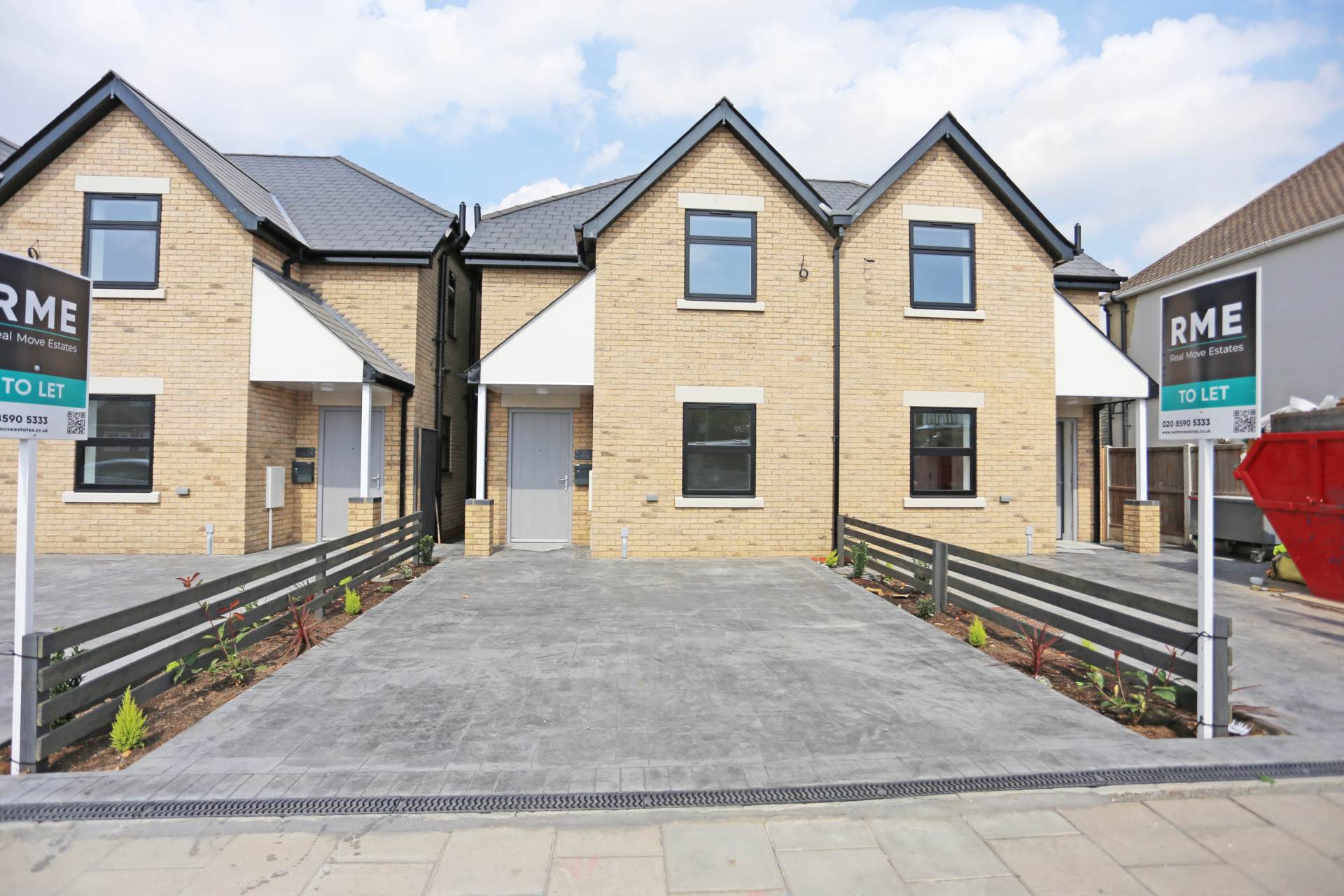 3 bed Semi Detached for rent in Rainham. From Real Move Estates 3 bed Semi Detached for rent in Rainham. From Real Move Estates