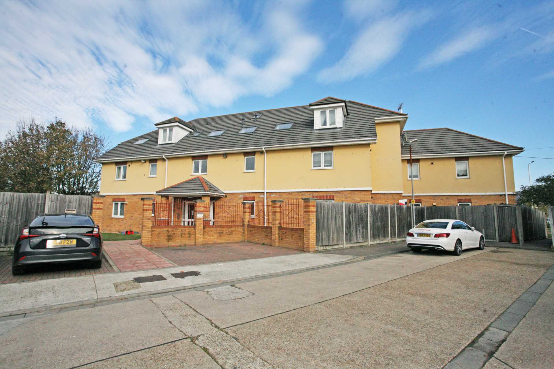 2 bed Apartment for rent in Rainham. From Real Move Estates 2 bed Apartment for rent in Rainham. From Real Move Estates