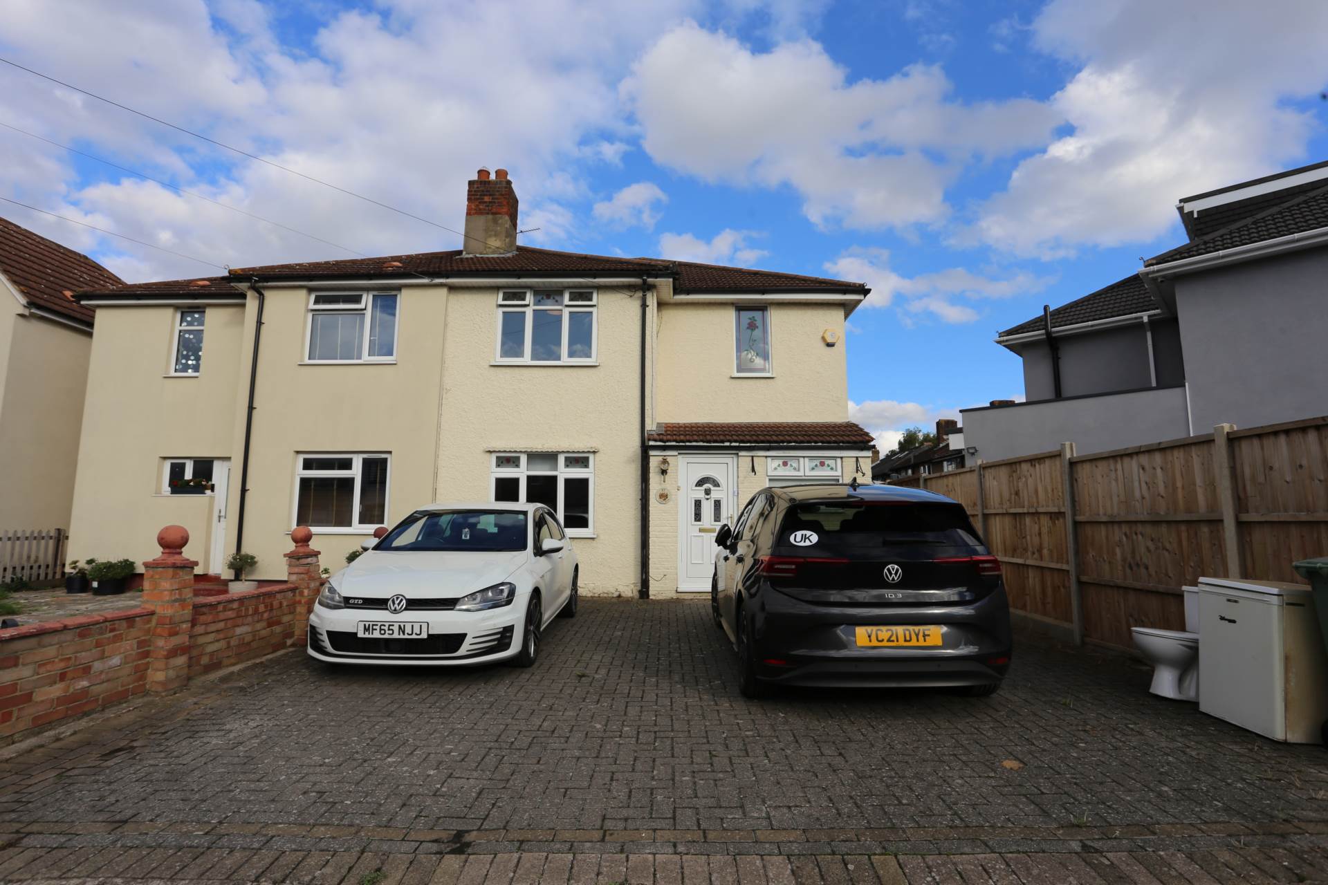 3 bed End of Terrace for rent in Ilford. From Real Move Estates