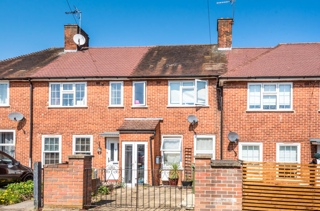 3 bed Mid Terraced House for rent in London. From Cockburn Estate Agents - New Eltham