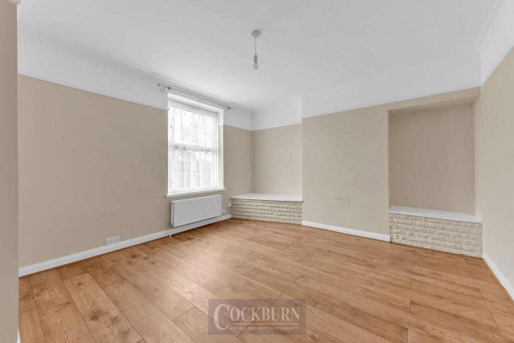 3 bed Mid Terraced House for rent in Eltham. From Cockburn Estate Agents - New Eltham