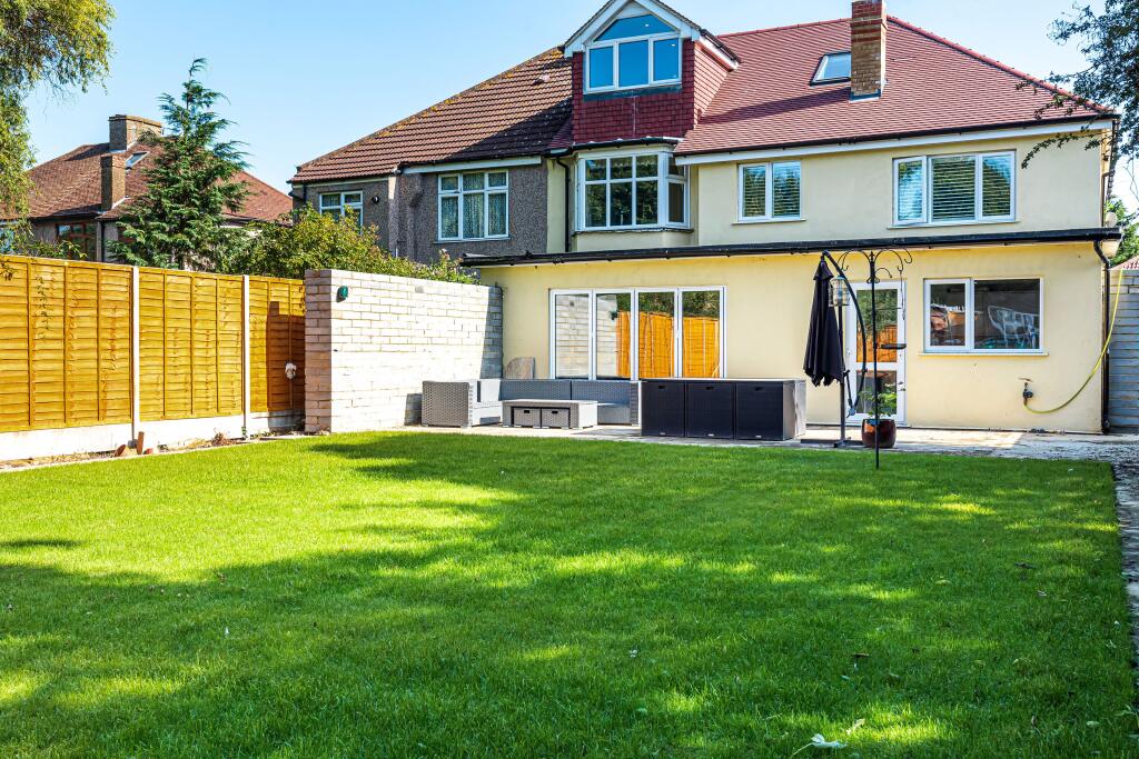 1 bed House Share for rent in Eltham. From Cockburn Estate Agents - New Eltham