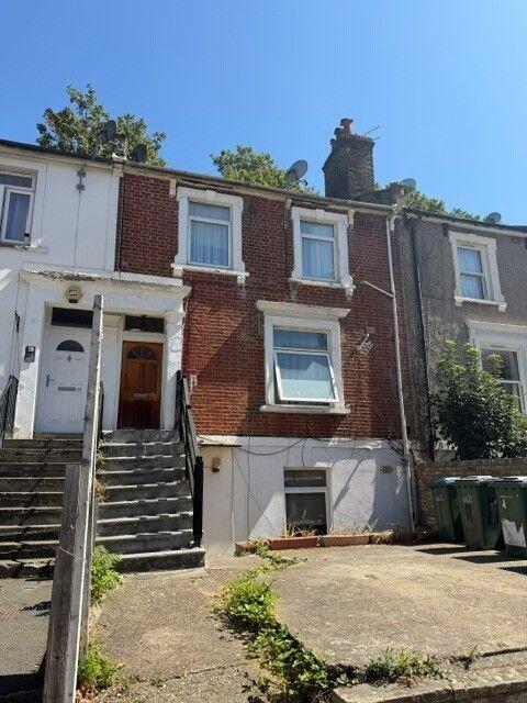 1 bed 1st Floor Flat for rent in Woolwich. From Cockburn Estate Agents - New Eltham 1 bed 1st Floor Flat for rent in Woolwich. From Cockburn Estate Agents - New Eltham