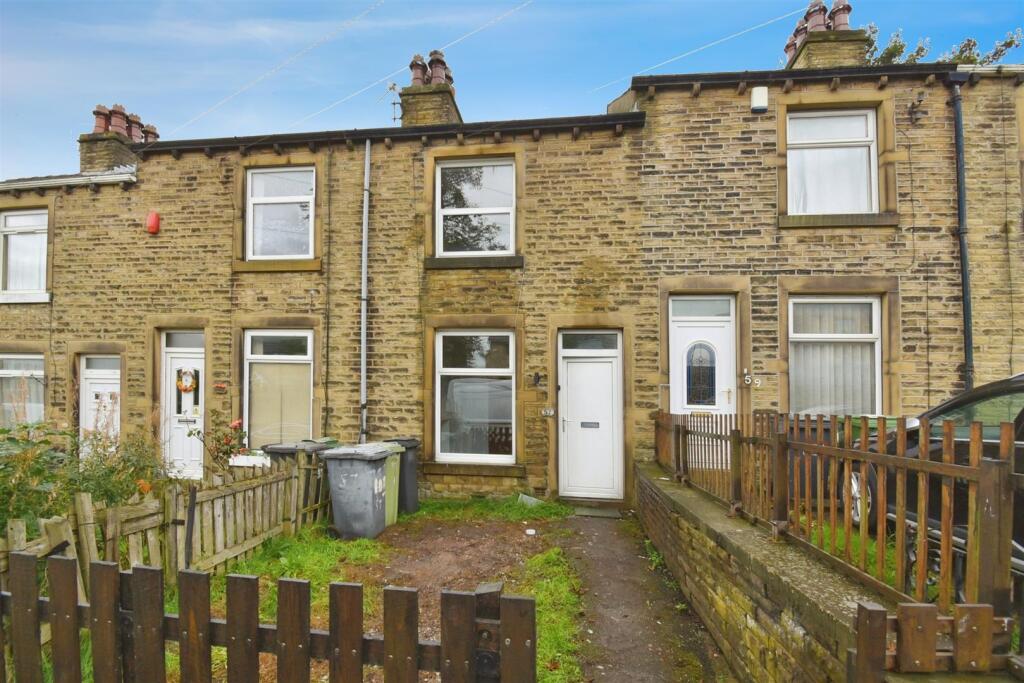 2 bed Mid Terraced House for rent in Huddersfield. From Martin Thornton Estates Agents - Huddersfield