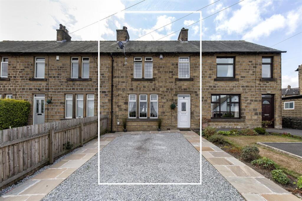3 bed Mid Terraced House for rent in Netherton. From Martin Thornton Estates Agents - Huddersfield 3 bed Mid Terraced House for rent in Netherton. From Martin Thornton Estates Agents - Huddersfield